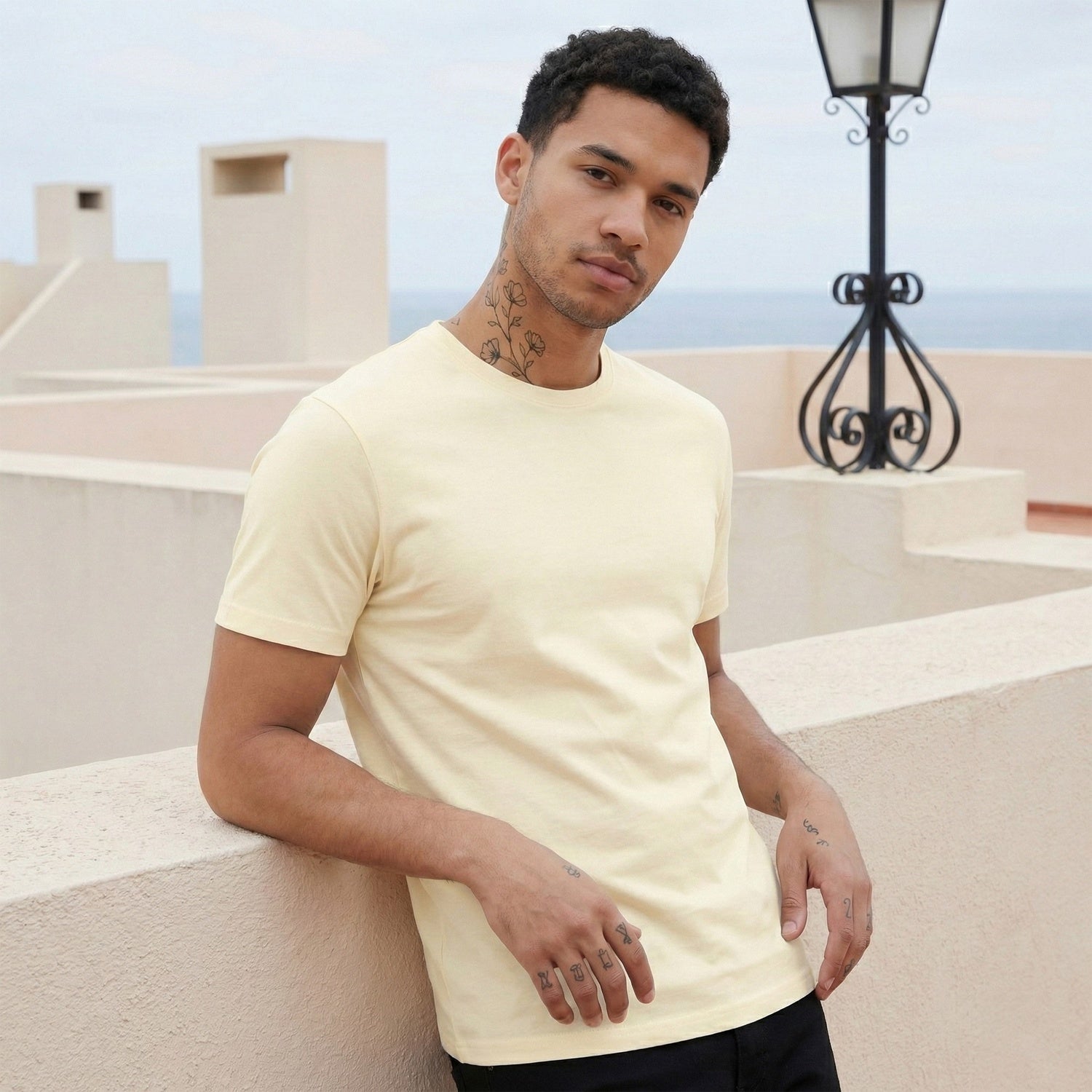 Men’s Regular Essential Crew Tee – Off White